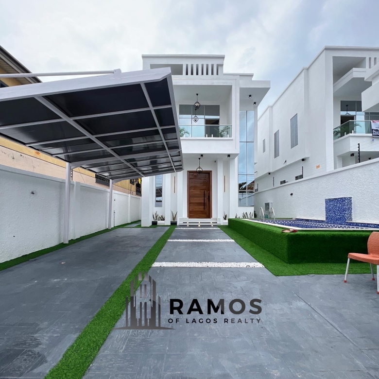 Contemporary 5 Bedroom House For Sale in Ologolo, Lekki, Lagos