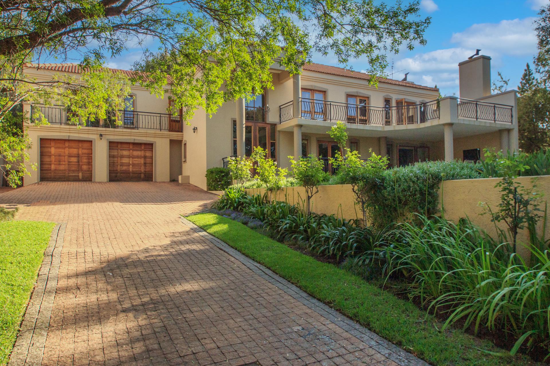 A Delightful 3 Bedroom House For Sale in Dainfern Valley Estate