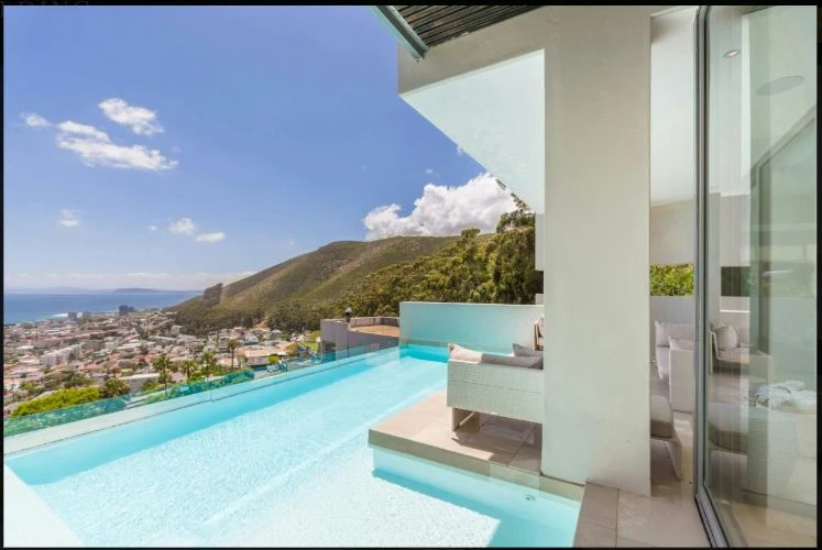 Sophisticated 6 bedroom House with Private Vineyard For Sale in Fresnaye