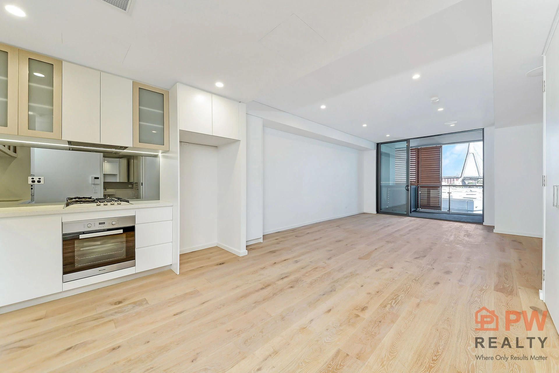 Brand new 2 bedroom apartment in the heart of Sydney