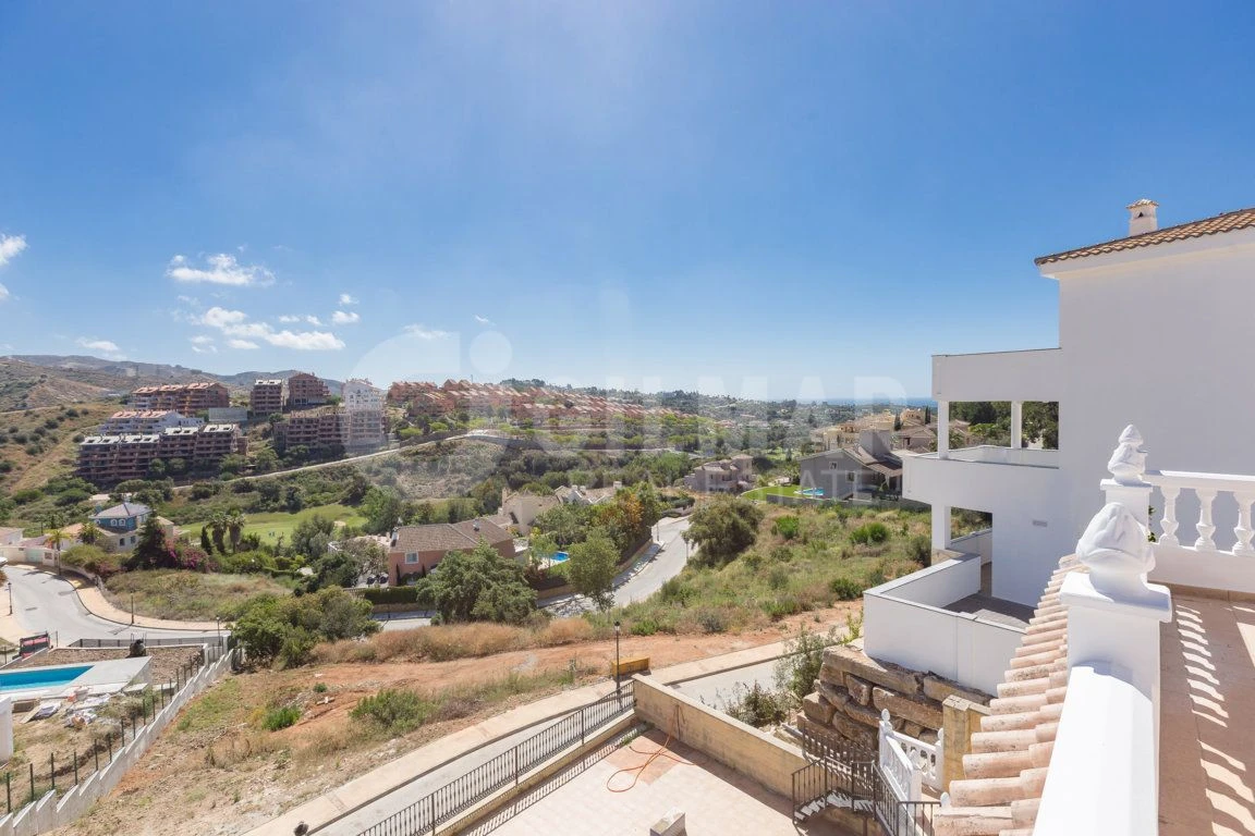 DETACHED HOUSE IN ELVIRIA WITH SEA AND GOLF VIEWS