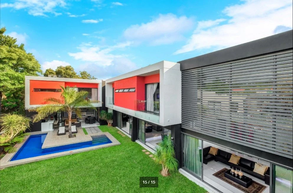 Exceptional and Contemporary 5 Bedroom House For Sale in Hyde Park