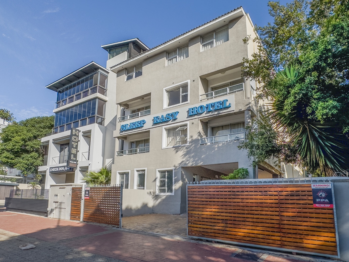 Beautiful Commercial Property For Sale in Green Point, Cape Town