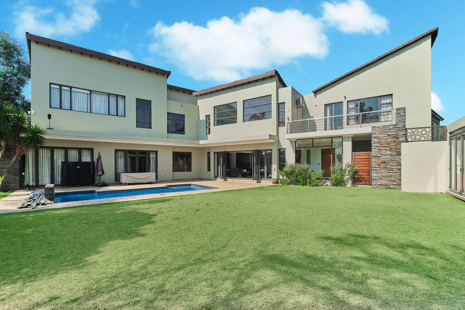 Magnificent 4 Bedroom House For Sale in Sandton Central
