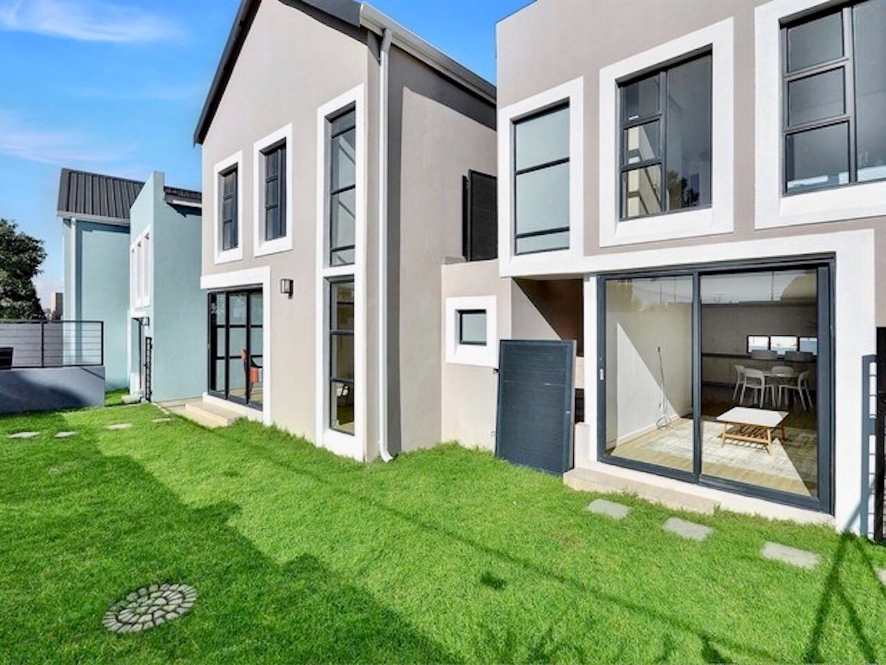 Ultra-Modern 5 Bedroom House For Rent in Morningside