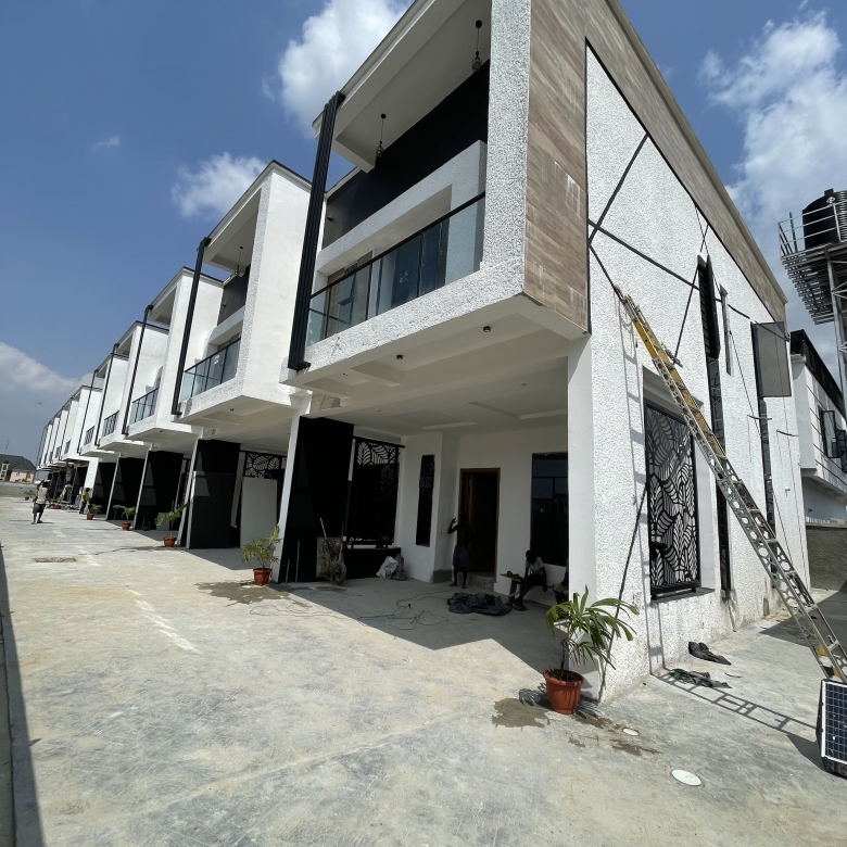 Beautiful 5 Bedroom Apartment For Sale in Chevron, Lagos