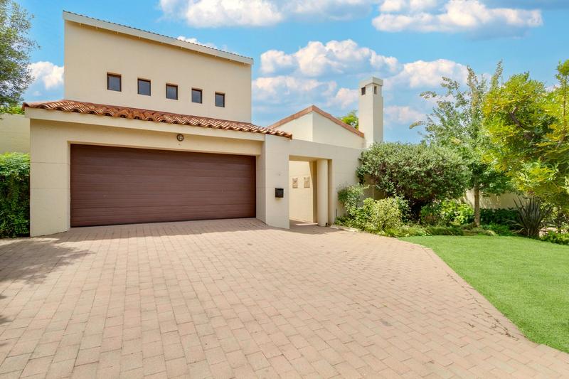 Stylishly Renovated 3 Bedroom House For Sale in Dainfern Golf Estate