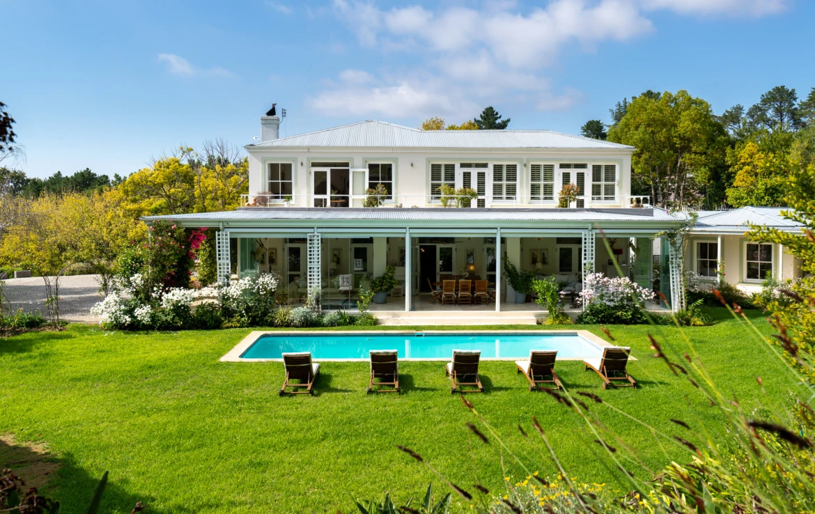 A Stunning 4 Bedroom House  For Sale in Upper Constantia 