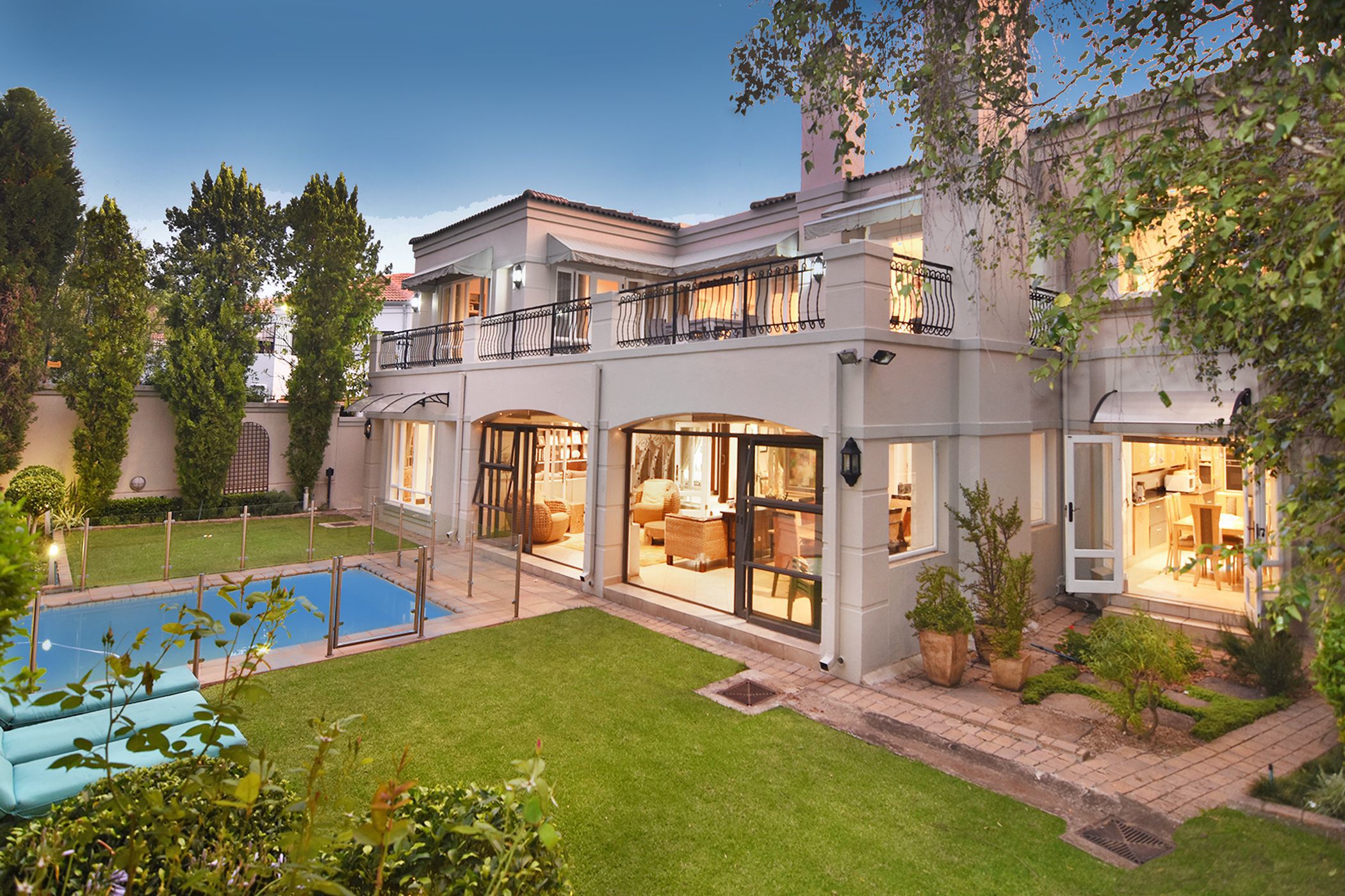 Classic Traditional 4 bedroom double-storey cluster for sale in Hyde Park, Sandton