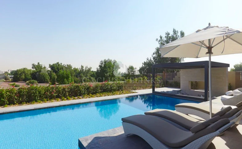 Lujosa Villa Jumeirah Golf Estates de 6 dormitorios