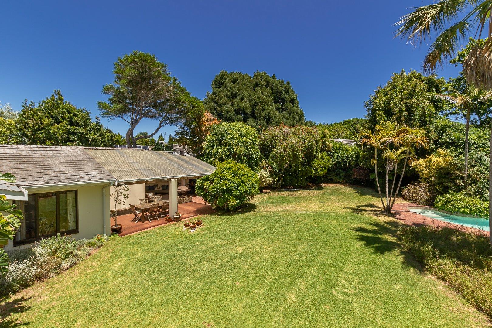 Spacious 4 Bedroom House for Sale in Constantia
