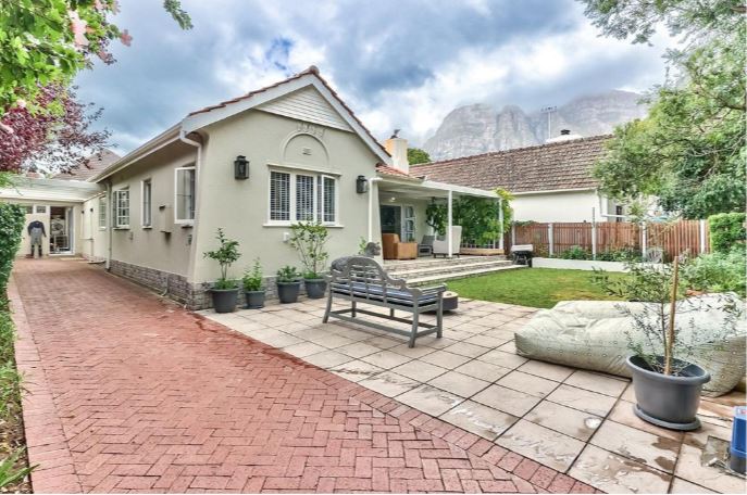 Beautiful 3 Bedroom House For Sale in Newlands