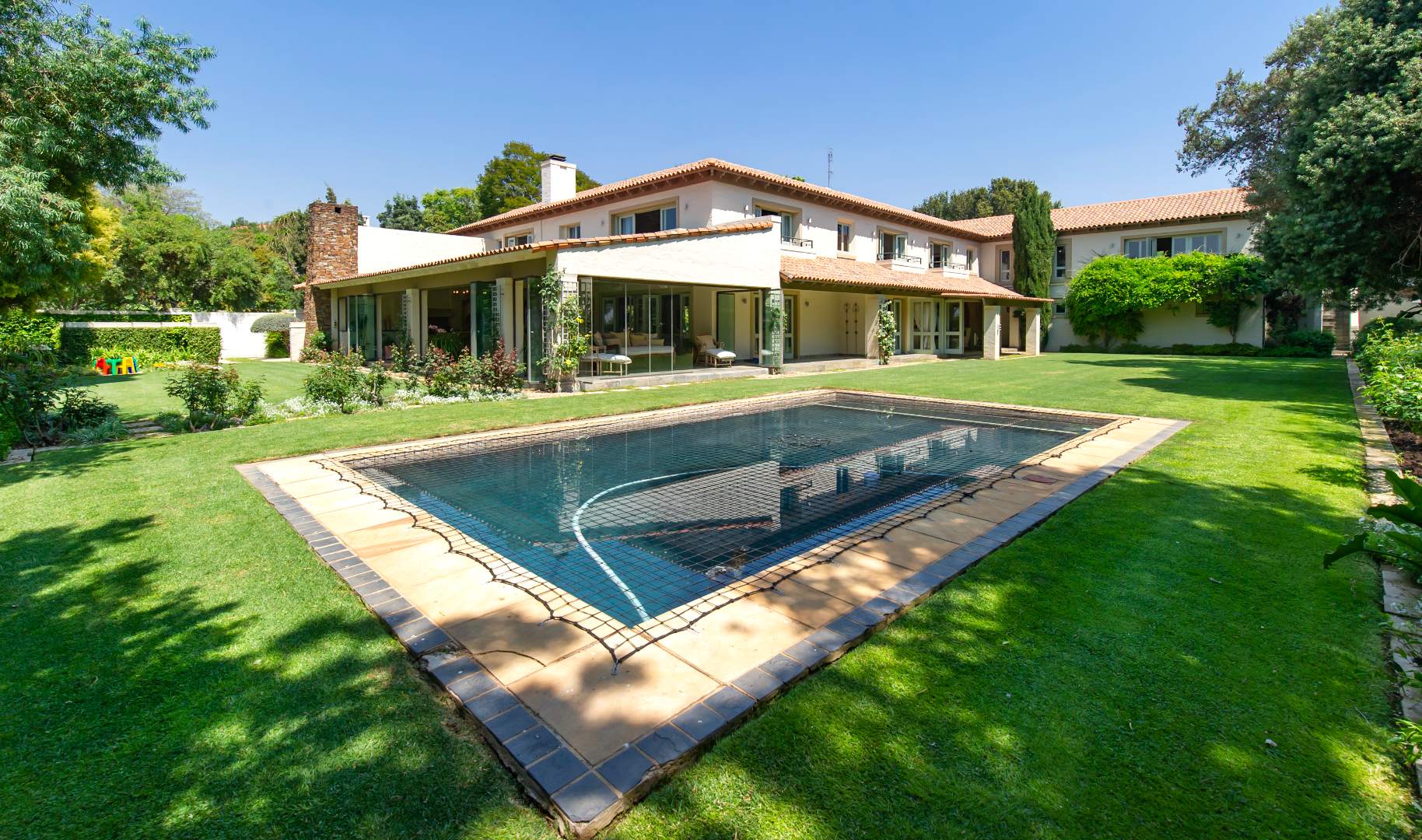 Modern Contemporary 5 Bedroom House For Sale in Bryanston