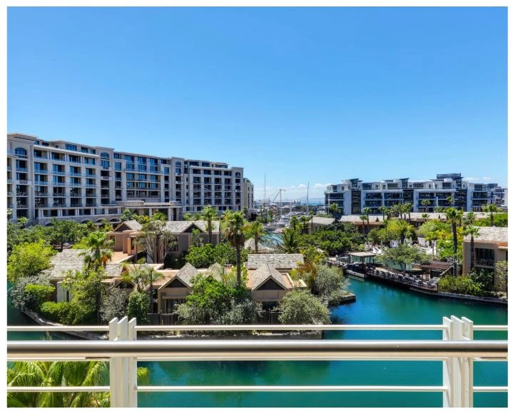 Luxurious 3 Bedroom Apartment For Sale in Waterfront