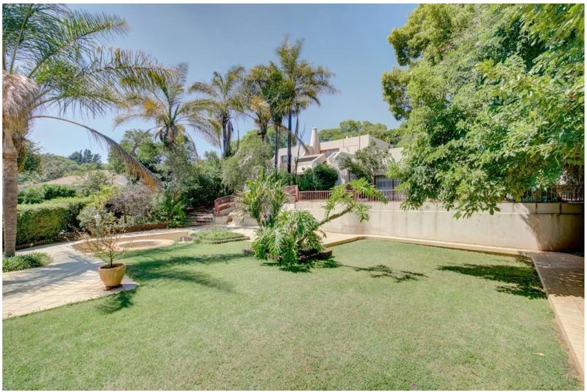 Highly Desirable and Charming 5 Bedroom House For Sale in Parktown 