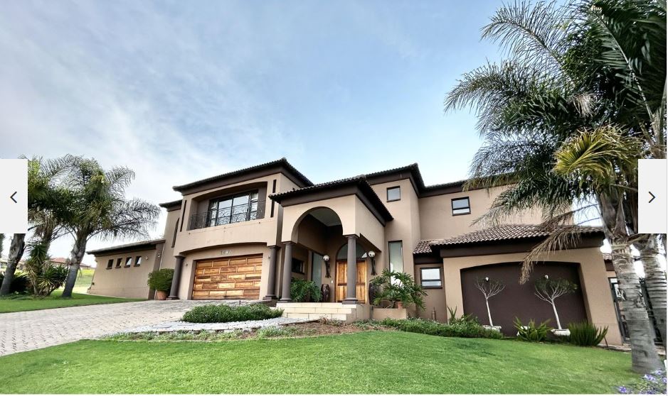Stunning 5 Bedroom Dream Home Manson For Sale in Blue Valley Golf Estate