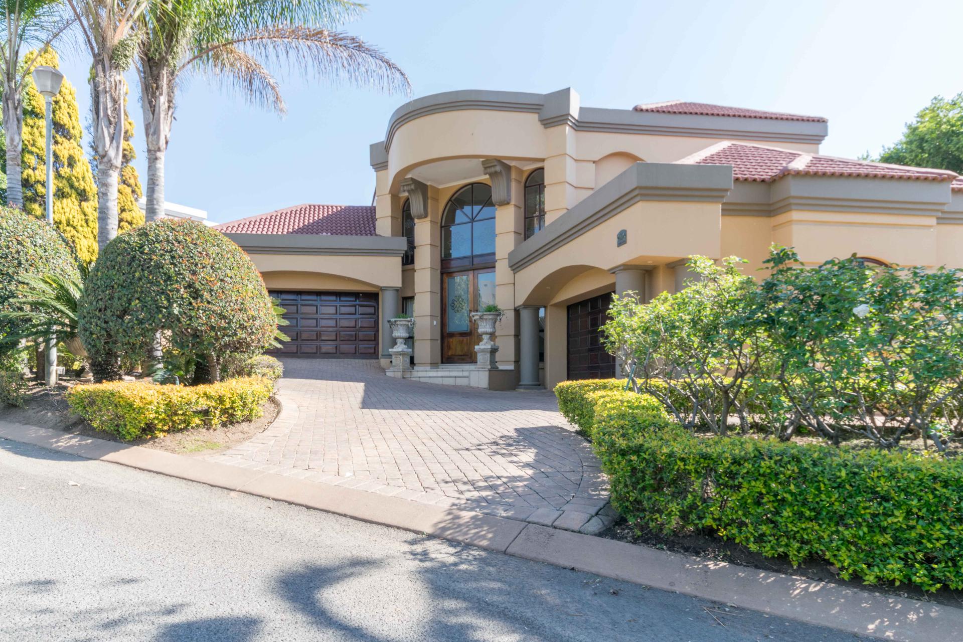 Stunning 5 Bedroom House For Rent in Dainfern Golf Estate