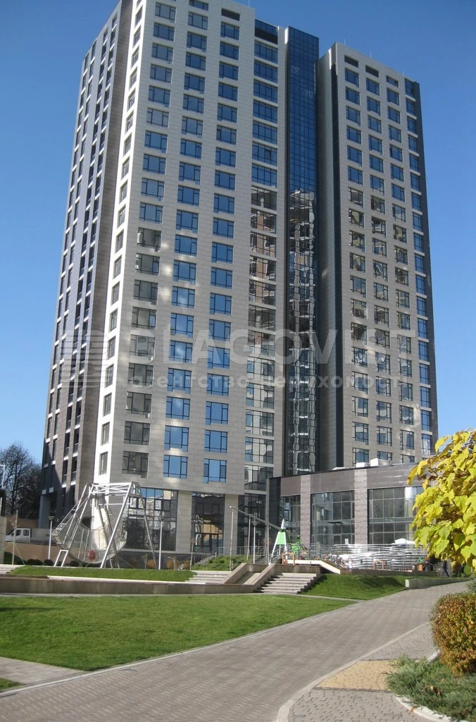 Sprzedaż mieszkania 4-pokojowego Demiivska ul. 33 Kijów