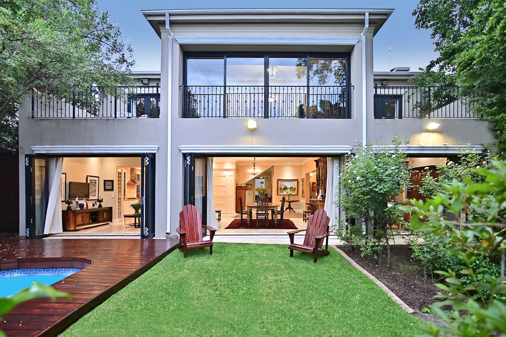 Contemporary 4 Bedroom Cluster House For Sale in Hyde Park, Sandton