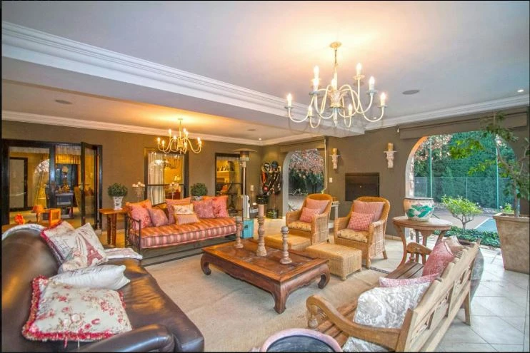  Superb and Gorgeous 6 Bedroom House For Sale in Bryanston