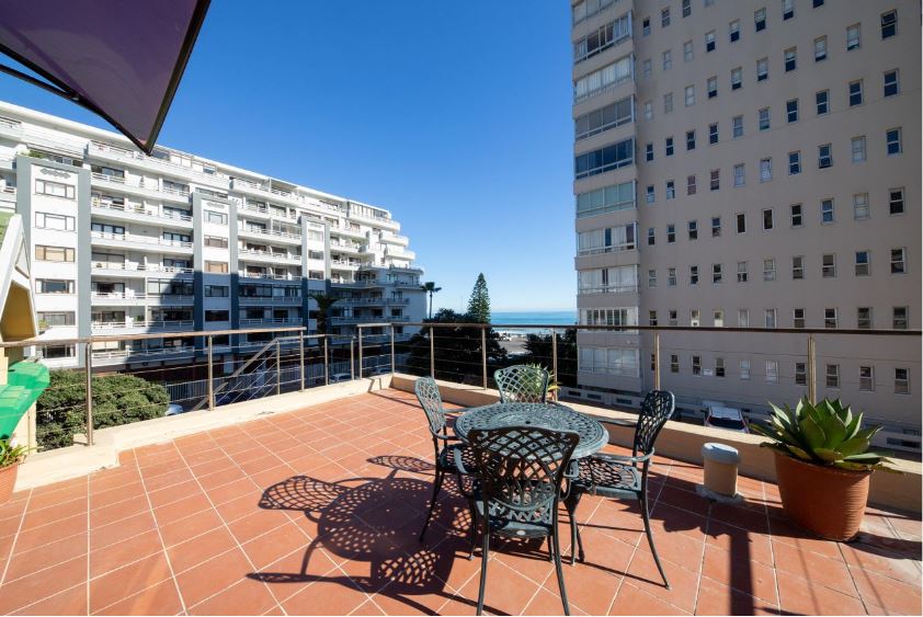Beautiful 13 Bedroom Freestanding Guest House For Sale in Sea Point