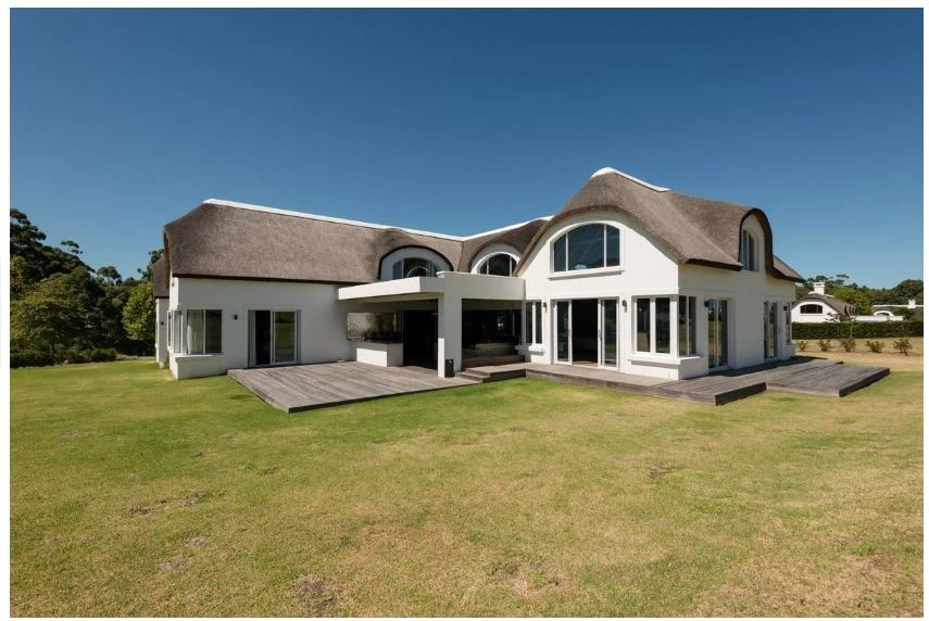 Exclusive 5 Bedroom House For Sale in Fancourt