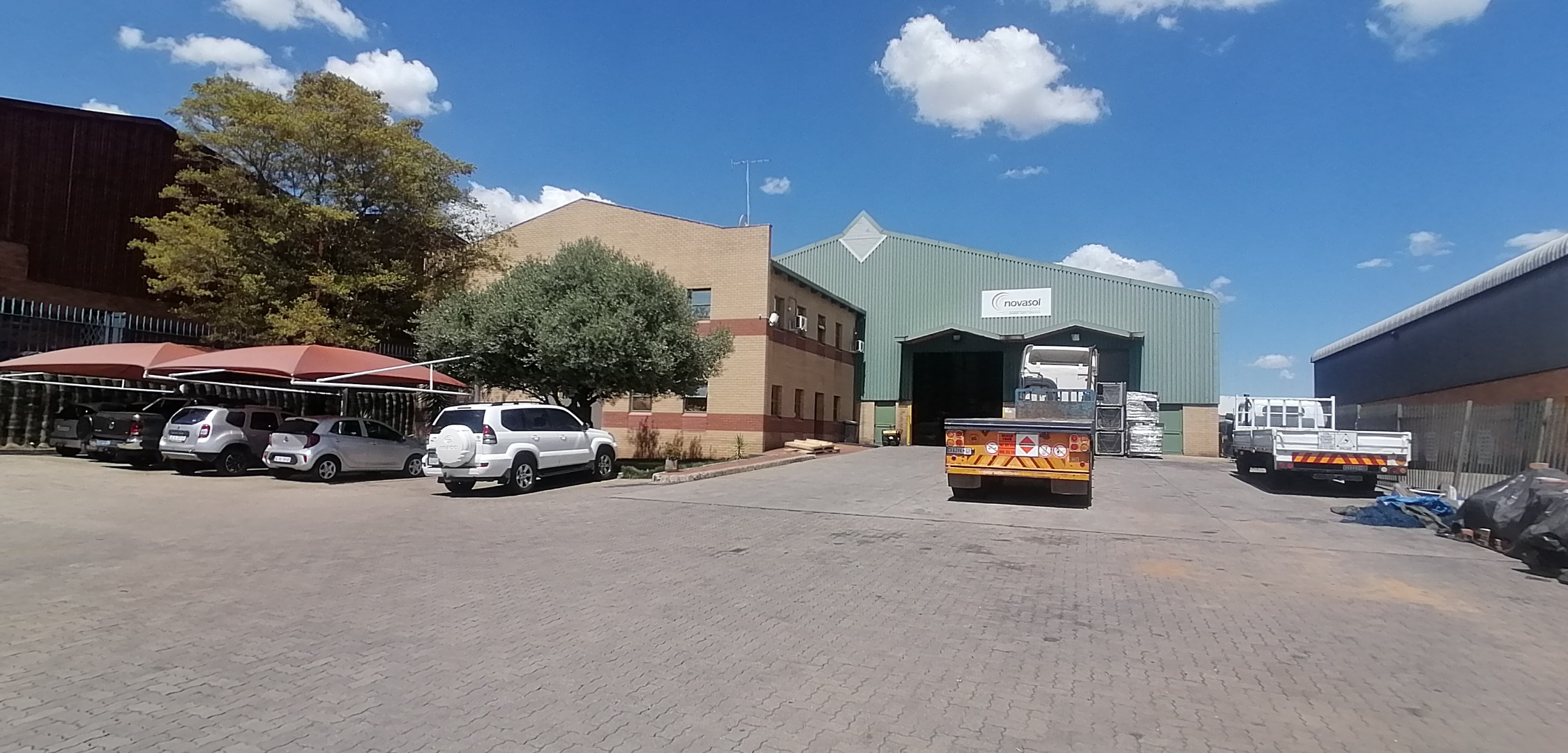 Ideal Warehouse And Offices Available to Rent Or Buy in Founders View