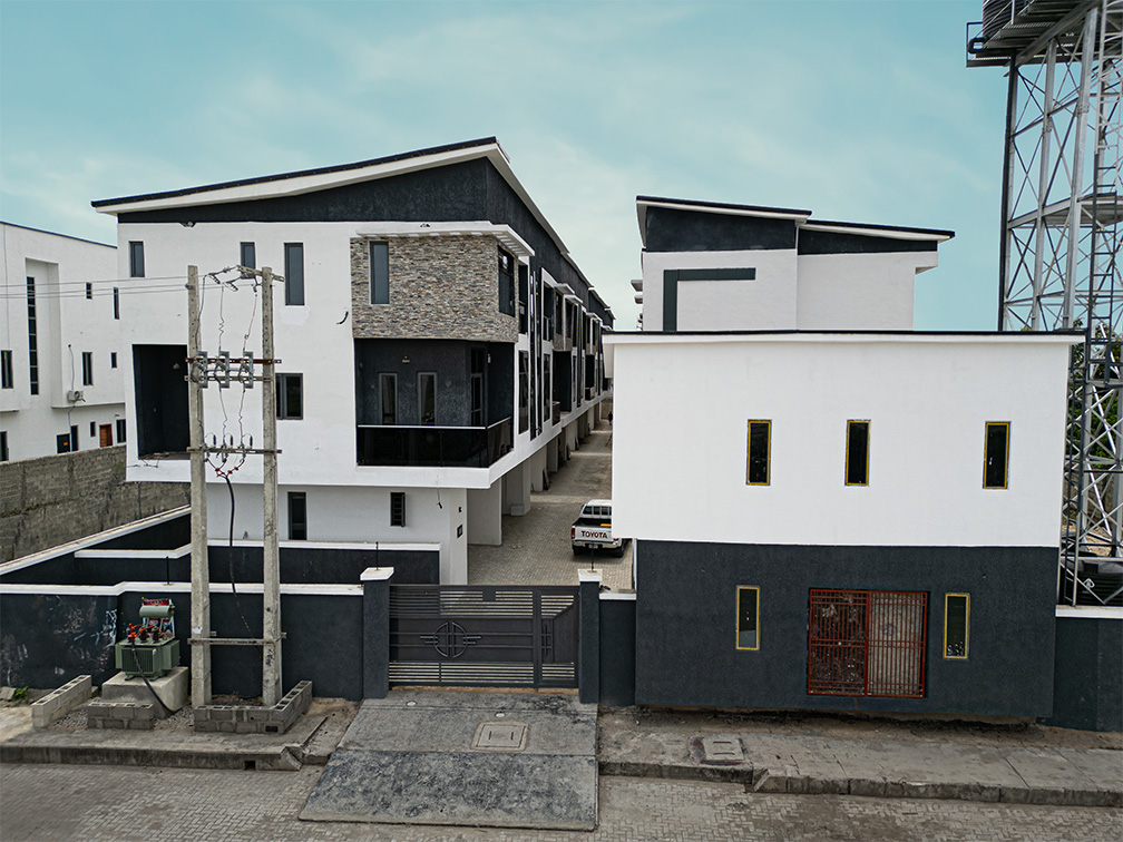 Luxury and Elegant 4 Bedroom Semi-Detached House in Ajah, Lekki